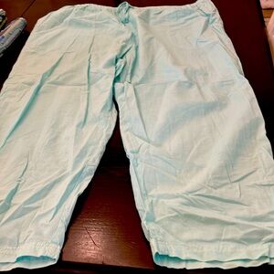 Women's capris or ankle pants. Fresh produce 1X